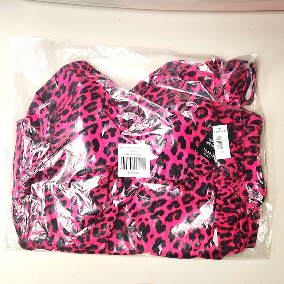 ❤️NWT VINTAGE TORRID SWIM TANKINI TOP RETRO STYLE CAP SLEEVE RUCHED PINK LEOPARD - Picture 7 of 14